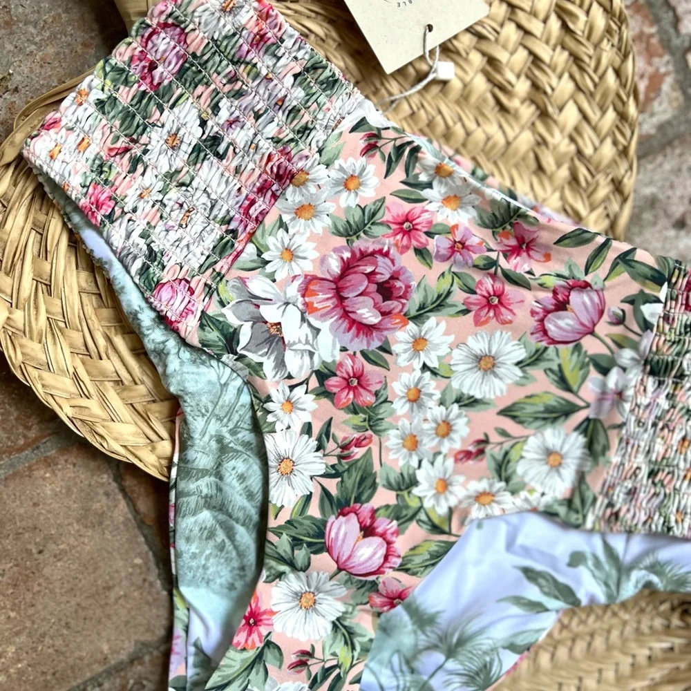๐ธ MAAJI ๐ธ FLORAL TROPICAL HIGH WAISTED BIKINI BOTTOM - Picture 3 of 10
